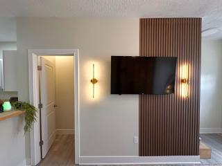 Luxury Downtown Columbus Townhouse - 2