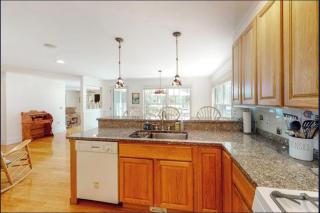 Secluded lakefront home with patio & firepit, fast WiFi, wood stove & W/D - 5