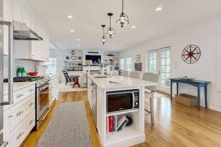 Elegant home with veranda & water view, walk to downtown Boothbay Harbor - 4