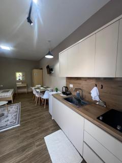 Vjollcas guesthouse - 8