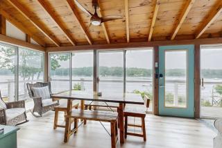 Charming Oceanfront Home with Stunning Water Views and Wifi - 4