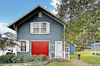 Historical New England home, outdoor shower , Dog-friendly - 2