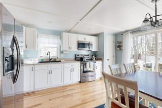 Dog-friendly home with deck, pool table, & firepit - walk to downtown Boothbay - 2