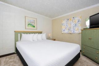 Gulf Village 204 - 1