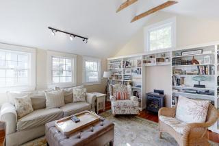 Historical New England home, outdoor shower , Dog-friendly - 0