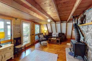 Waterfront A-frame on George's Pond with views, private dock, beach, kayaks, SUP - 8