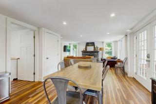 Coastal charmer with screened-in porch, grill, & AC - 5