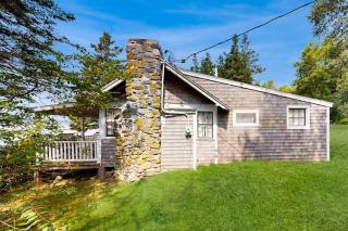 Dog-friendly oceanfront cottage with views - 7