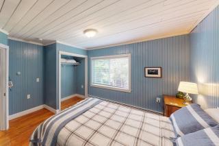Waterfront home with deck, patio, grill, firepit, Ping-Pong, & WiFi - 6