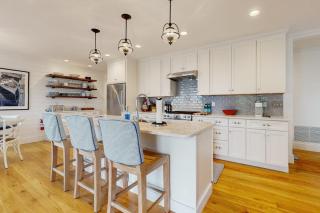 Elegant home with veranda & water view, walk to downtown Boothbay Harbor - 3