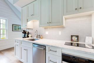 Brand new guest apartment with furnished deck, fast WIFI, dock, & water views - 8