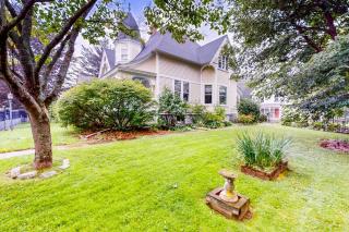Dog-friendly historical home with recent updates, porch & prime in-town location - 8