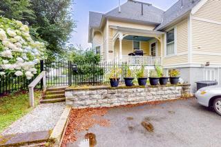 Dog-friendly historical home with recent updates, porch & prime in-town location - 0