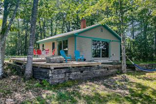 Cozy lakefront cabin with amazing views, deck, firepit, & water access - 9