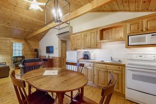 Comfortable two bedroom cabin with firepit, kitchen, hiking trail within walking - 1