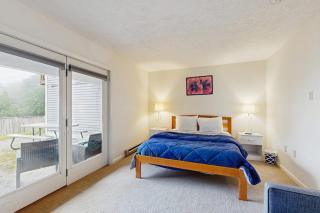 Townhome w/ Bonus Loft, High-Speed WiFi, Partial AC & Full Kitchen - 1