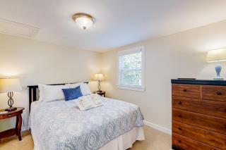 Oceanfront property with 2 homes, firepit & decks - walk to Barrett Park & town - 2