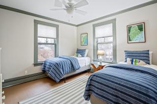 Waterfront, walkable, updated home with harbor views & partial AC - 3