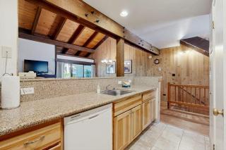 Get to know the great outdoors from this 3-story home with lakefront pool access - 3