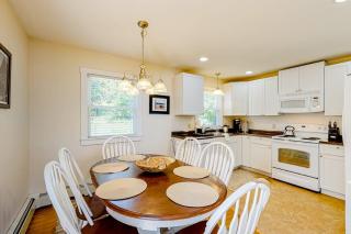 Oceanfront home on Lobster Cove with deck & shared firepit - walk to town - 4