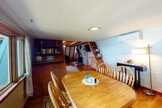Waterfront A-frame on George's Pond with views, private dock, beach, kayaks, SUP - 3