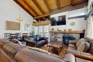 Spacious condo with pool close to beach & casinos - 7