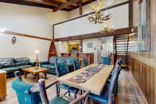 Lake living at it's finest with amazing amenities & minutes to Heavenly - 5