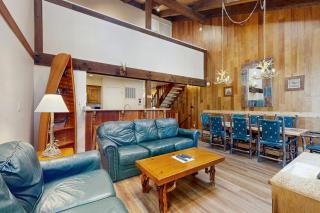 Lake living at it's finest with amazing amenities & minutes to Heavenly - 6