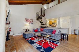 Beautiful Condo with private beach access shared pools & hot tubs - 9