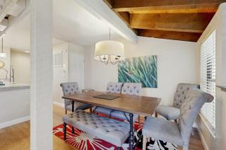 Beautiful Condo with private beach access shared pools & hot tubs - 8