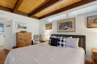 Beautiful Condo with private beach access shared pools & hot tubs - 1