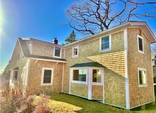 Ocean Point Colony Home w/ Sunroom & Sweeping Ocean Views, Dog-friendly - 9