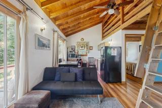 Secluded Sunset Point mountain top cabin, wifi, Dish TV, firepit - 8