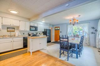 Lakefront cottage w/ beautiful views of Moosehead Lake & Big Moose Mountain - 1