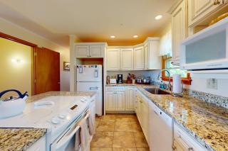 Charming abode with water views, updated kitchen, & internet - dog-friendly - 6