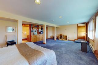 Charming abode with water views, updated kitchen, & internet - dog-friendly - 5