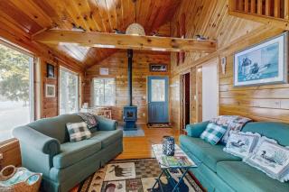 Peaceful Lakefront Escape with Outdoor Dining, Beach Access, Deck & Firepit - 7