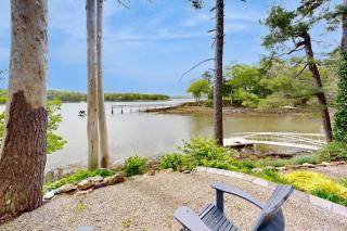 Stunning riverfront home, hot tub, BBQ, and washer & dryer - 1
