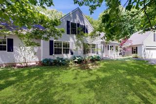 Peaceful home with forest views & great yard - minutes to town - 9