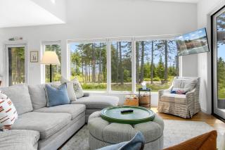 Quiet, modern, dog-friendly home with ocean views, private trails & firepit - 7