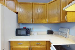 Charming Cottage with Ocean Views, Wifi, and Washer and Dryer - 2