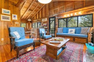 Cozy home with serene views, wood-burning fireplace & wifi - 7