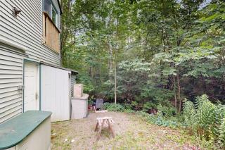 Cozy cottage with fast WiFi & full kitchen - 1 mile to downtown & next to Acadia - 5