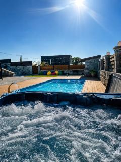 Villa Del Sol Saguramo, Pool & Sauna - 9