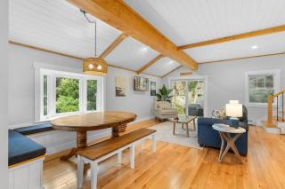 Quarry Village Compound; 4BR + Hot Tub on a workin - 1