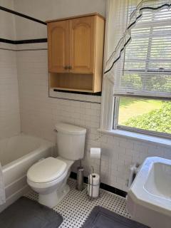 Welcome to your private cozy suite #1 near LU, Stadium & general hospital - 1