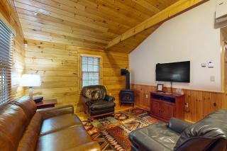 Relaxing two-bedroom dog-friendly cabin with fireplace, AC, hiking & fun - 7