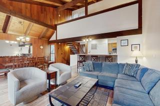 Charming townhome with airy living space amazing amenities & near the beach - 6
