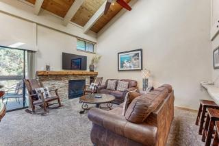 Lofted gem w full kitchen free WiFi patio shared pool and hot tub - 0