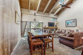 Lofted gem w full kitchen free WiFi patio shared pool and hot tub - 8